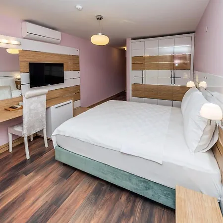 Tok Epik Otel *