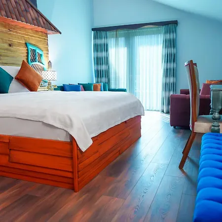 Tok Epik Готель Бурса